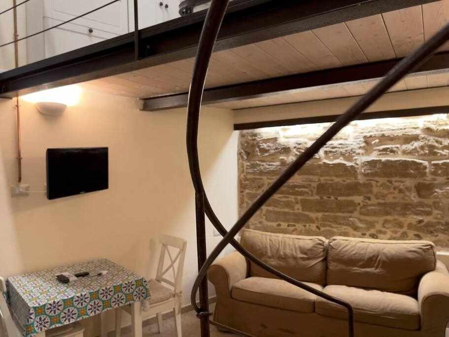 Suite Minerva 10 Steps From Piazza Civica Alghero Bagian luar foto