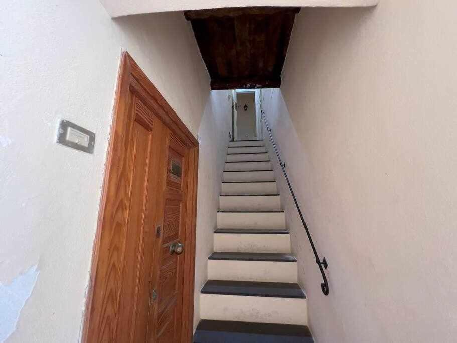 Suite Minerva 10 Steps From Piazza Civica Alghero Bagian luar foto