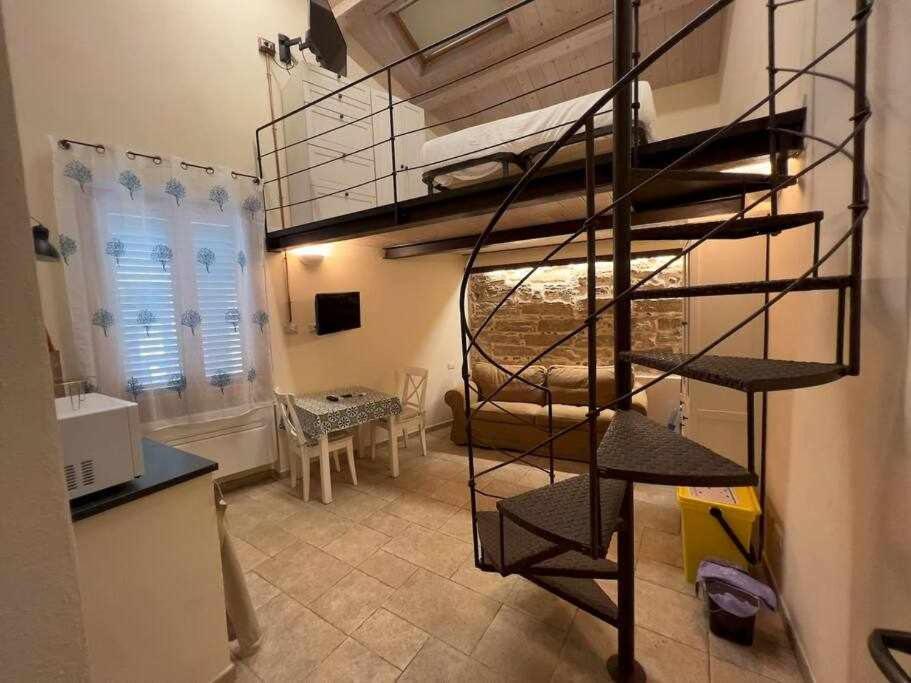 Suite Minerva 10 Steps From Piazza Civica Alghero Bagian luar foto